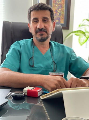 Dt. Cem Şükrü Demet, Diş Hekimi